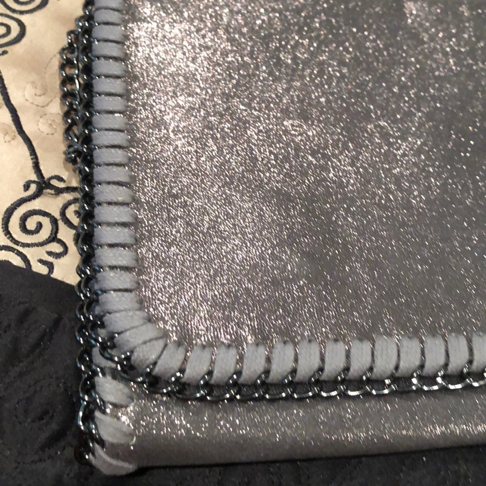 Clutch - Picture 3 of 6